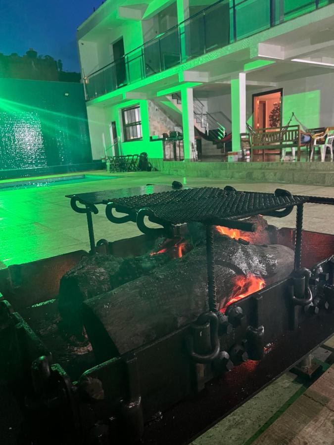 Casa Grande Com Piscina Belo Horizonte